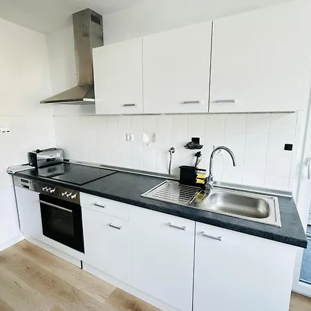 Stylisches Mit Sonnenterrasse Apartment *
